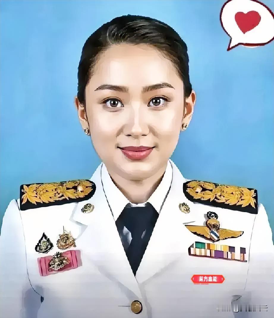 新消息泰国国王宣布了2025年10月10日，泰国国王哇集拉隆功在曼谷接见