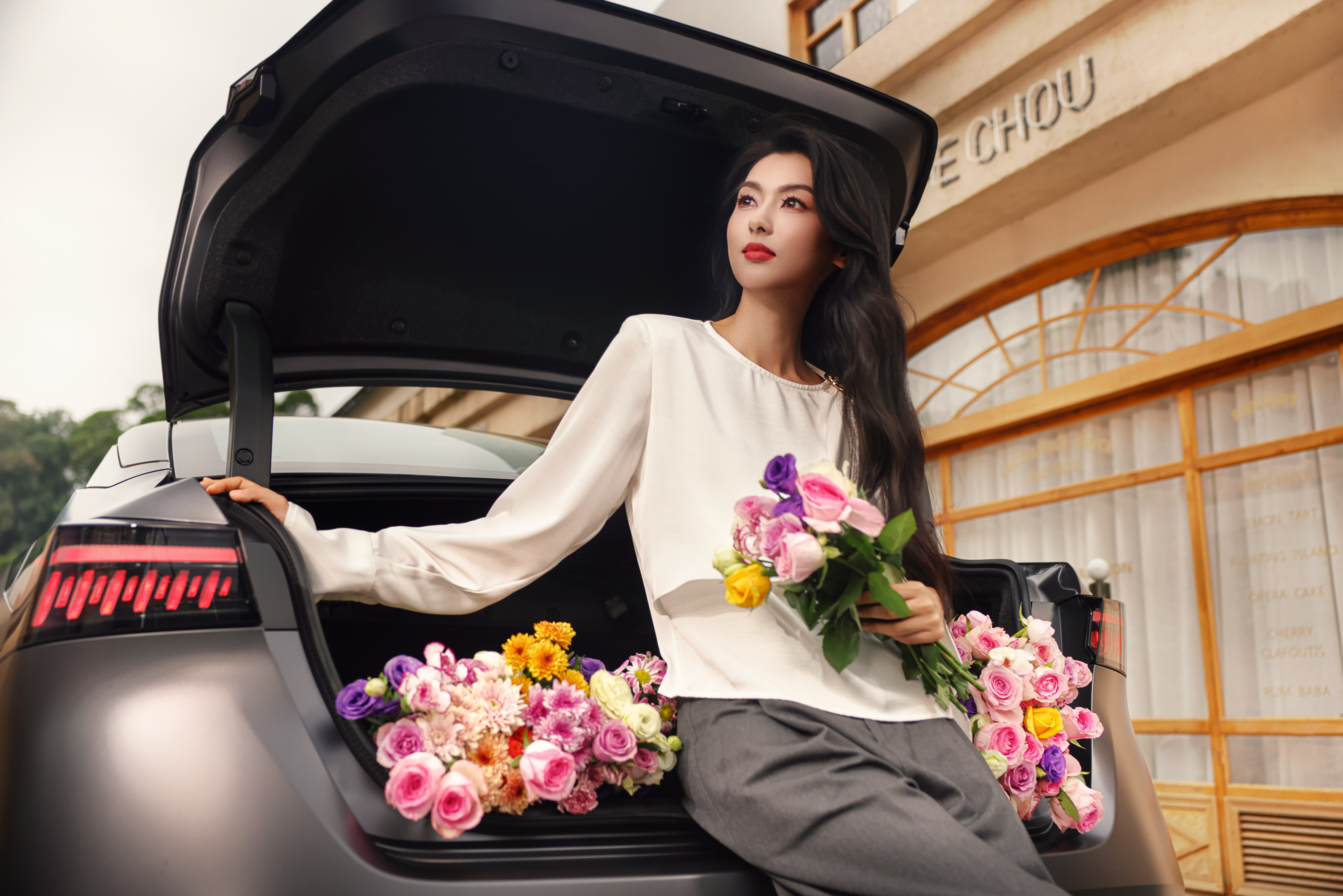 有点没想到啊，首款搭载「鸿蒙座舱5」的燃油车居然是东风日产天籁。而且看鲁大师汽车