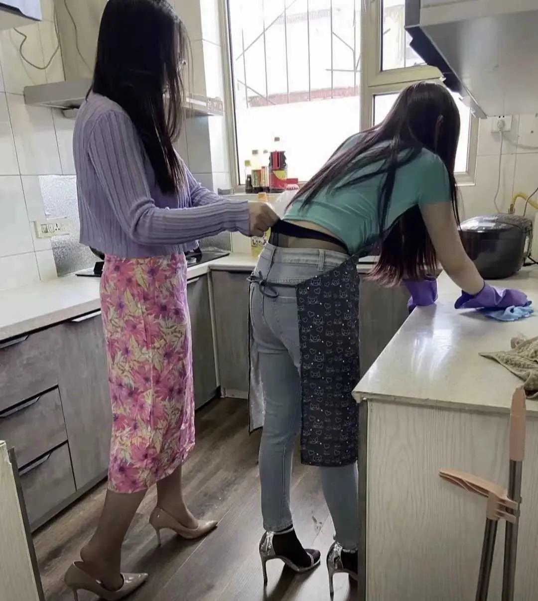 大美女做饭我们坐等吃了