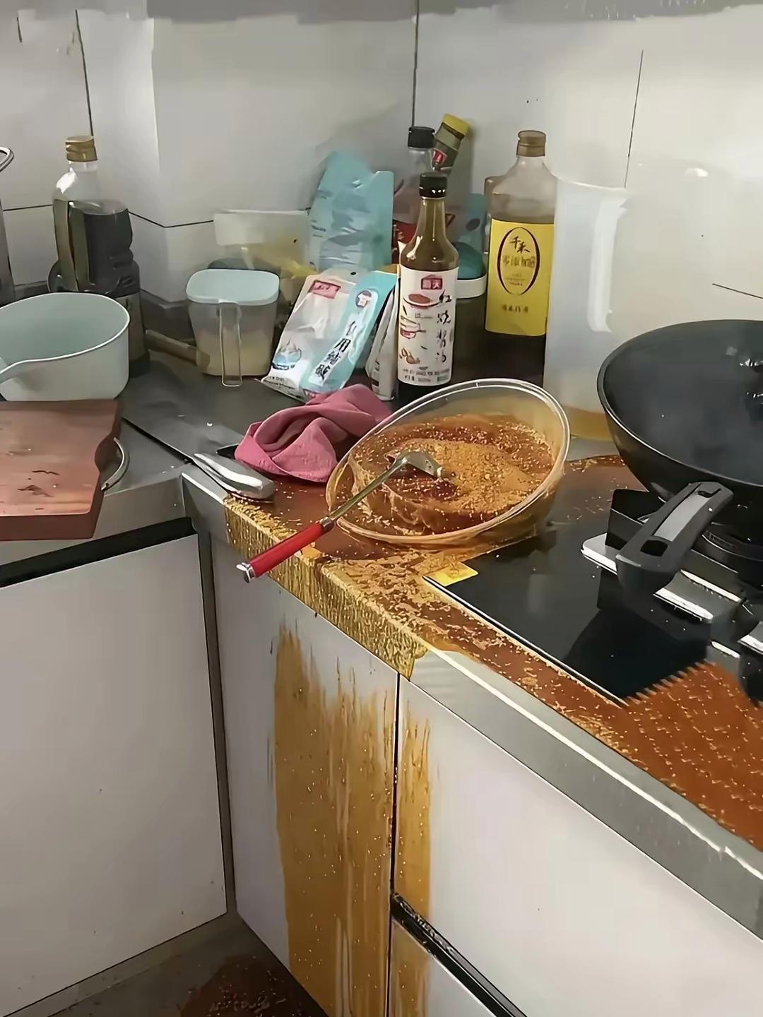 忙了一上午，炸的辣椒油，结果全废了