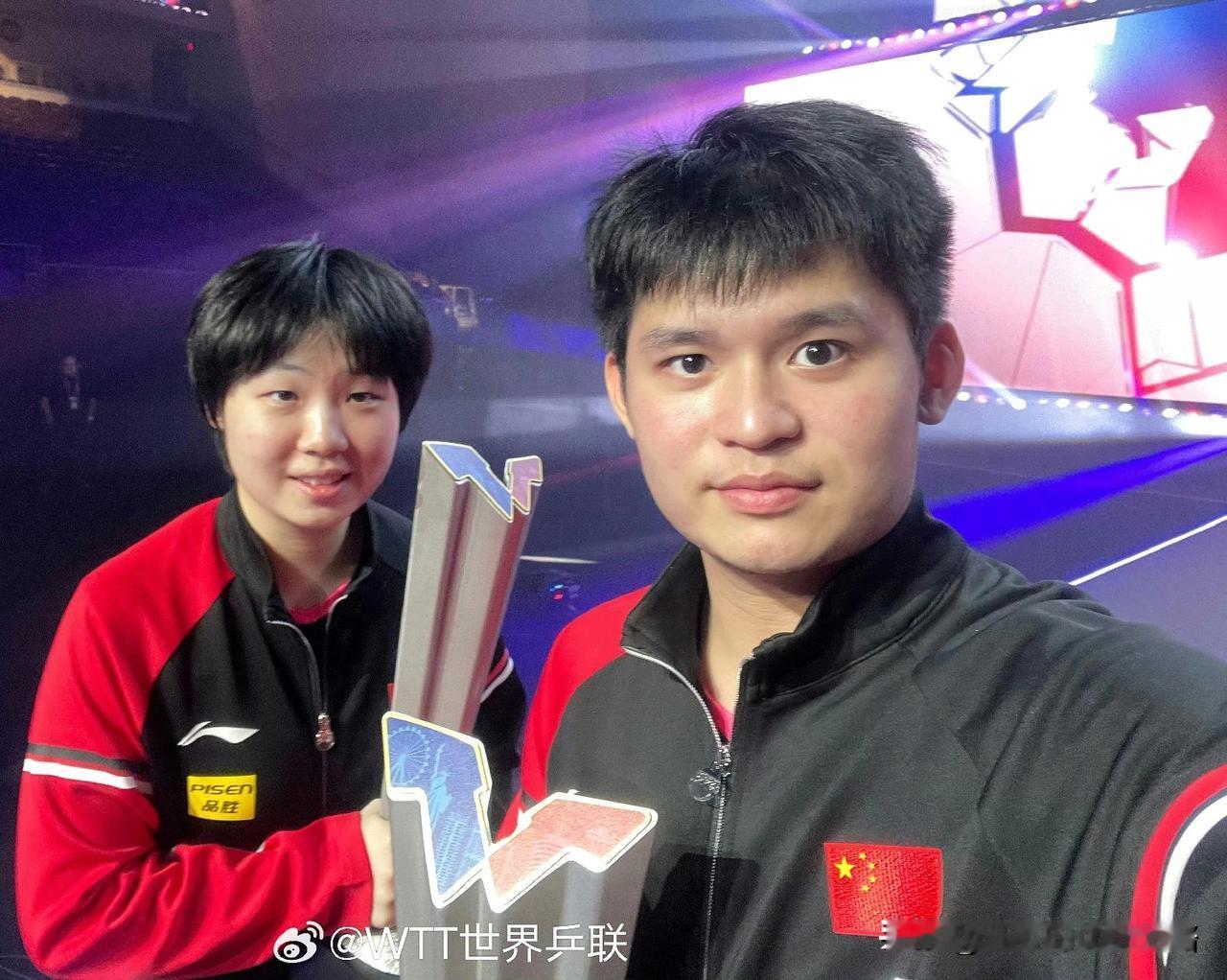 曾经的混双世界第一，现在排名已经是第三了。林诗栋和蒯曼奥运以后打混双，去年排名