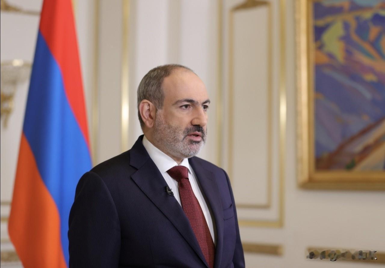 帕西尼扬不要想太美了。亚美尼亚总理帕希尼扬近日表示，亚美尼亚的目标是加入欧盟，而