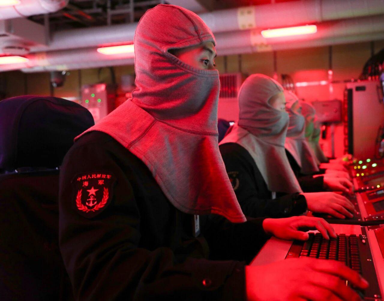 刚入役没多久，075两栖攻击舰湖北舰，就开启了实战化演练而且根据央视的原文，所