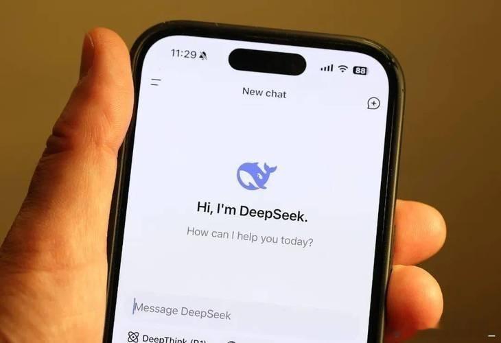 DeepSeek被吐槽变冷漠，其实是大模型集体做的一道取舍题：哄人是有成本的，企