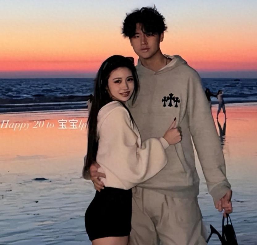 再多钱有何用？汪峰20岁女儿小苹果，还是走上了母亲葛荟婕的老路一，小苹果恋爱了