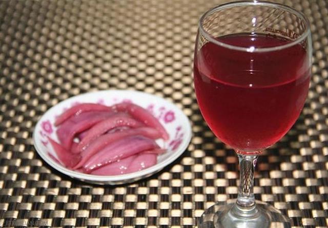 洋葱泡红酒的具体做法及泡制时间?