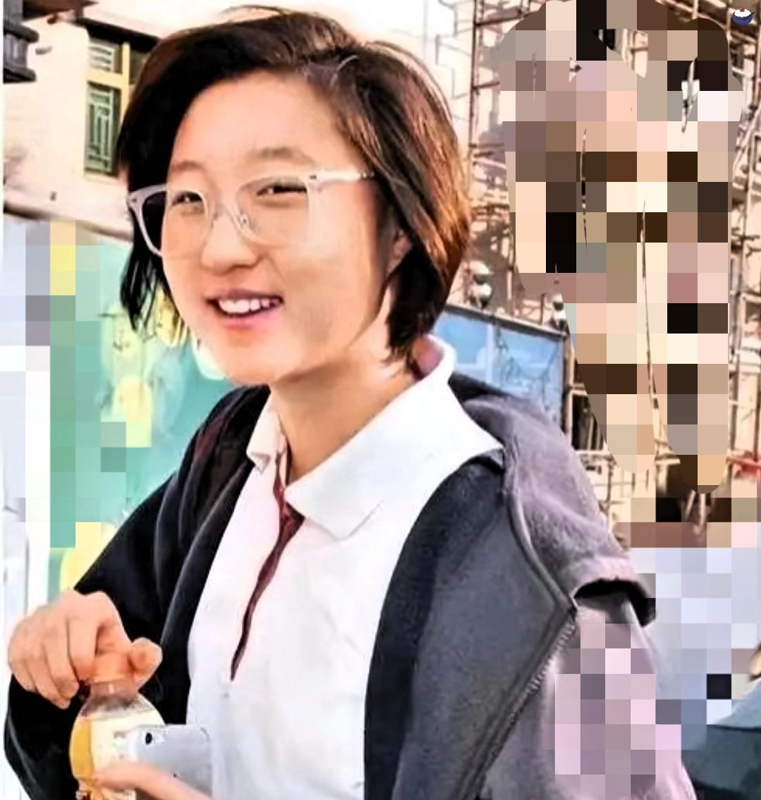 吴卓林从加拿大回香港了，她没有去找成龙，只去看了看自己的母亲吴绮莉。吴卓林没