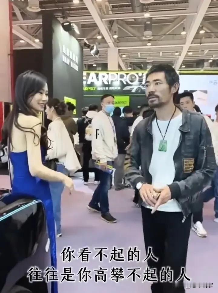 “看蚂蚁布阵三年，数天上星星三年，这五年我像个疯子一样……”抖音博主“玩命哥16