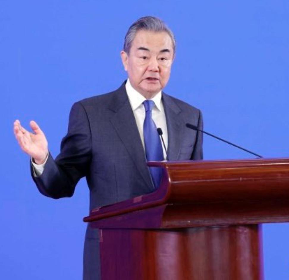 从地缘政治来看中东的惨痛是自找的，一个个所谓的酋长国实际上就是军阀各有各的算盘。