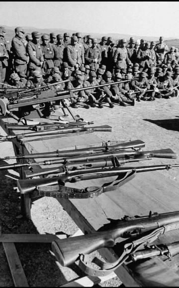 1945年3月云南中国远征军士兵使用的枪械，当时的日军的武器优势已荡然无存