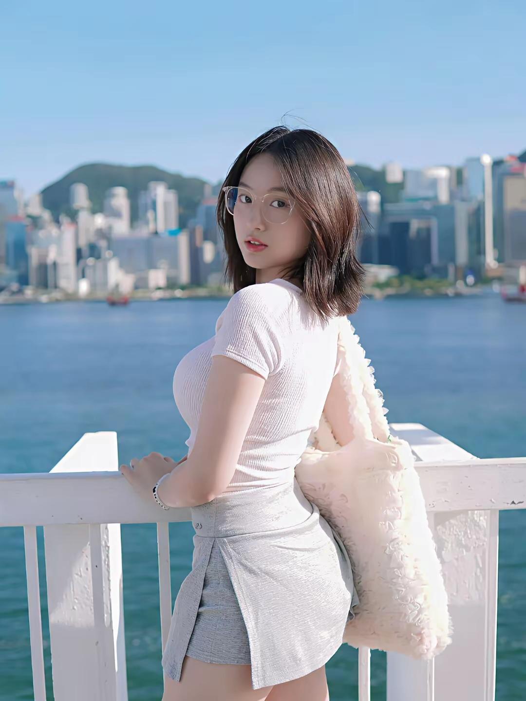 微胖的女人不一定是极品，但是极品的女人一定是微胖的。俗话说，饺子要吃烫烫的，女人
