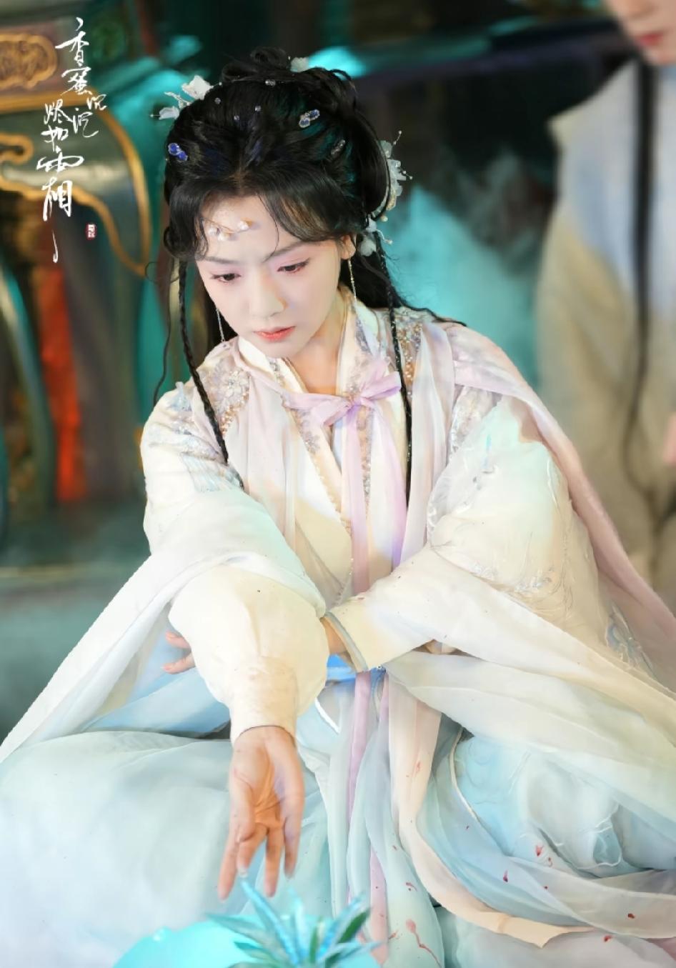 《香蜜沉沉烬如霜》也被影视化了？近日刷到短剧版《香蜜沉沉烬如霜》已由原制片人