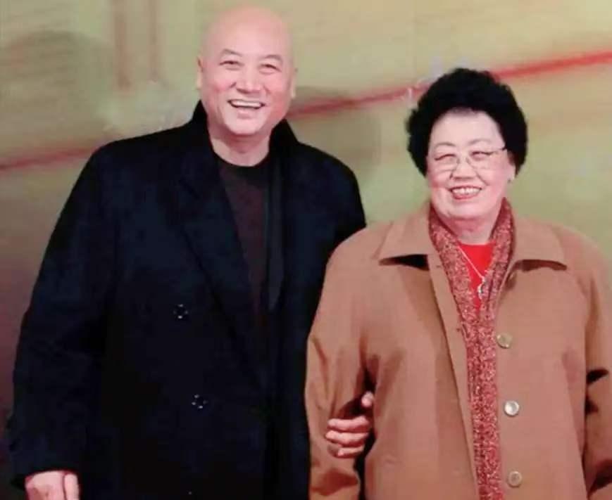 女企业家陈丽华去世85岁的陈丽华，一生致力于紫檀研究，是中国紫檀博物馆馆长，