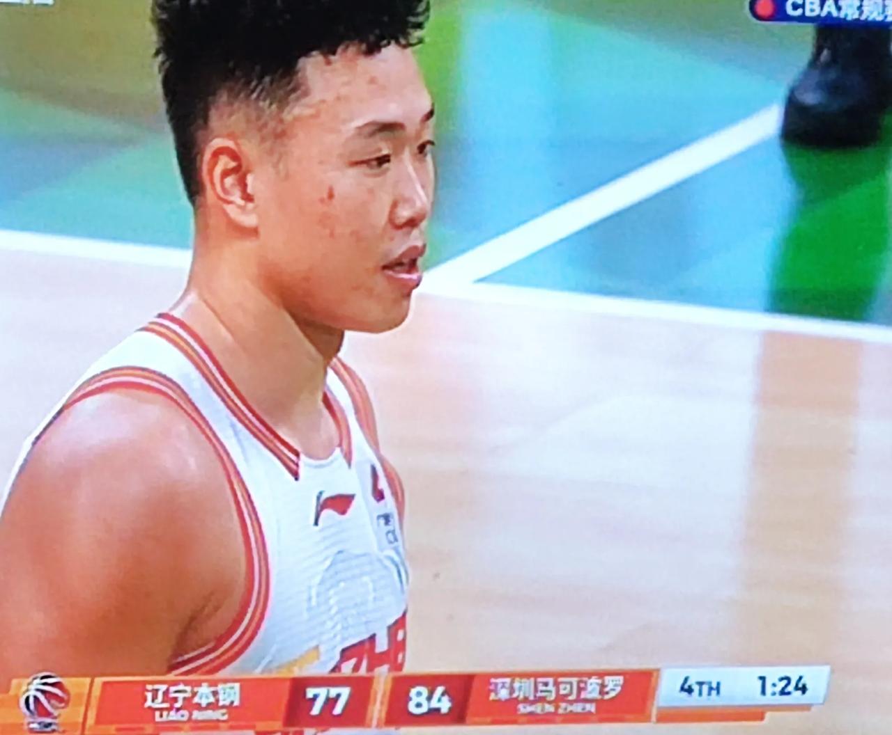 深圳客场87-83击败辽宁，小钢炮贺希宁32分，一如既往稳定。杨鸣:听说你老家