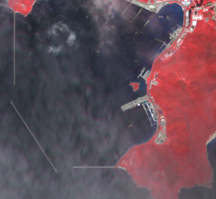 某地码头已腾空，准备好003福建舰进驻[墨镜]图源网络烽火问鼎计划福建舰​​​