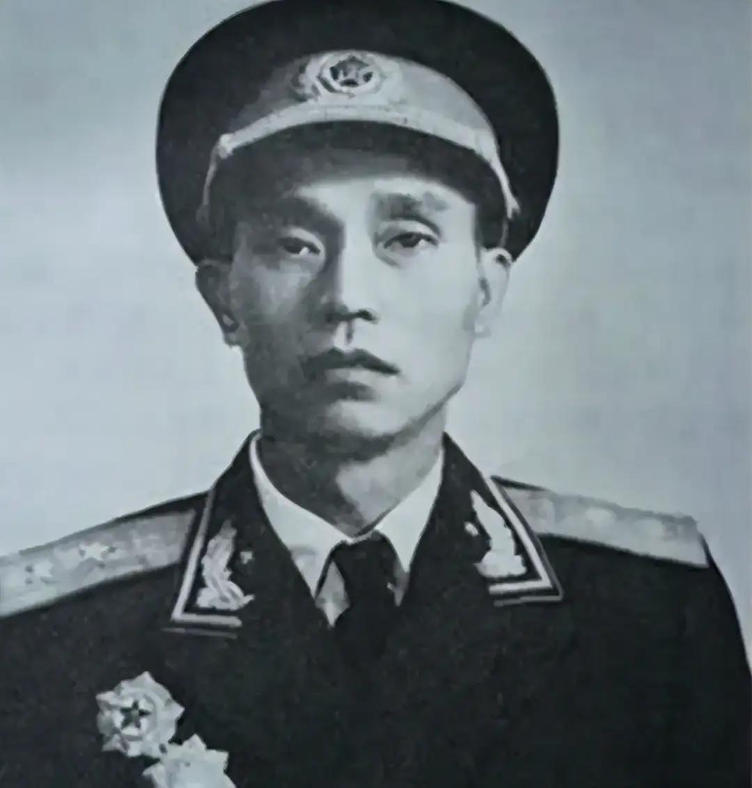 班长活捉国军师长：我不要功，只想当排长，军长：提两级，当连长1949年10