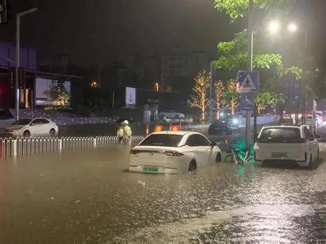 撤离、停运！大暴雨、特大暴雨来袭看似寻常的南方雨季，今年却直接升级成高强度灾