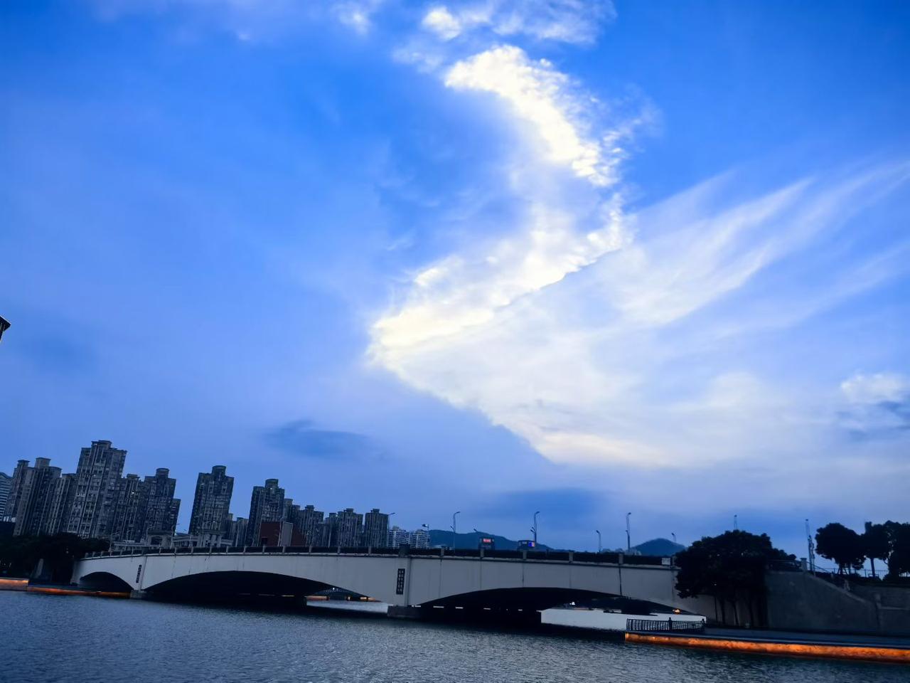养儿防老不灵了？都说“存钱不如存在人，一定要有儿子”养老心中才不会慌，我看未