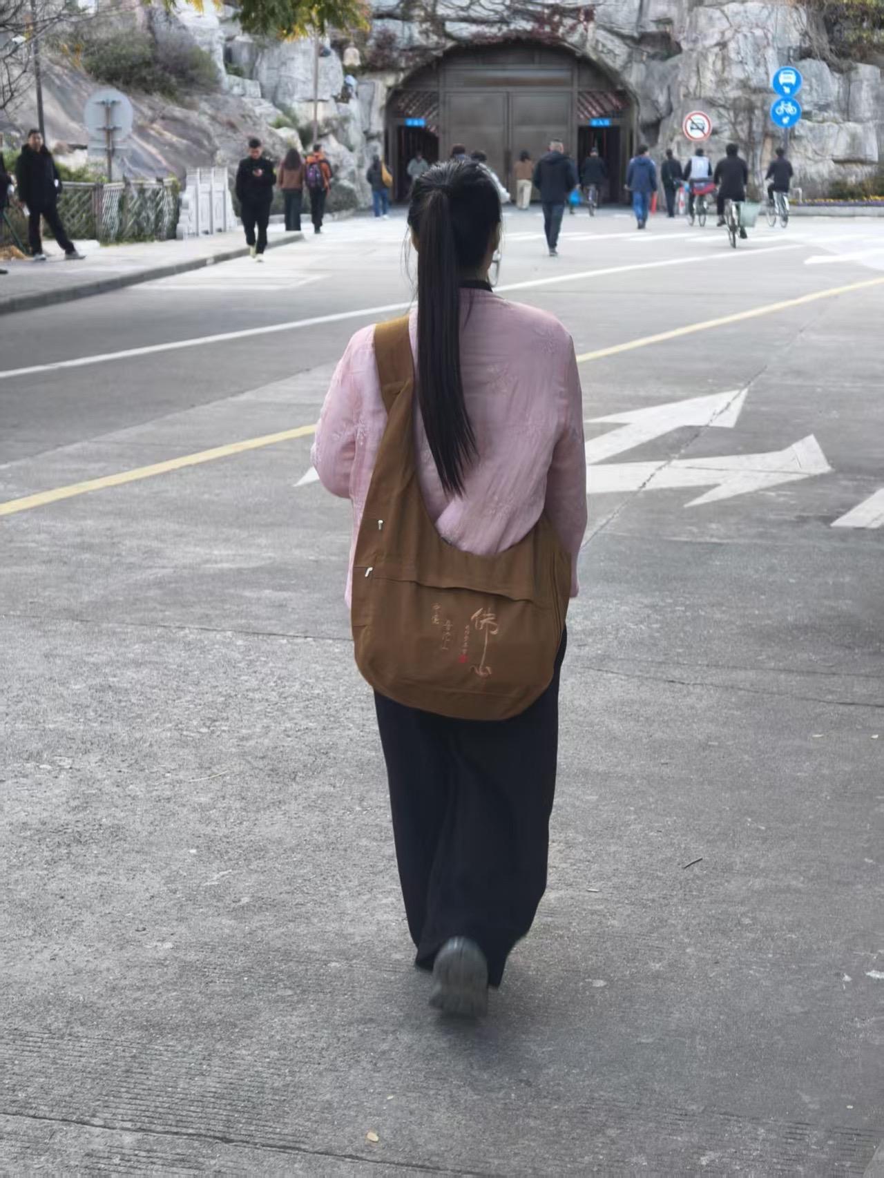 不必匆忙，普陀山的每一步，都是向平静的靠近。