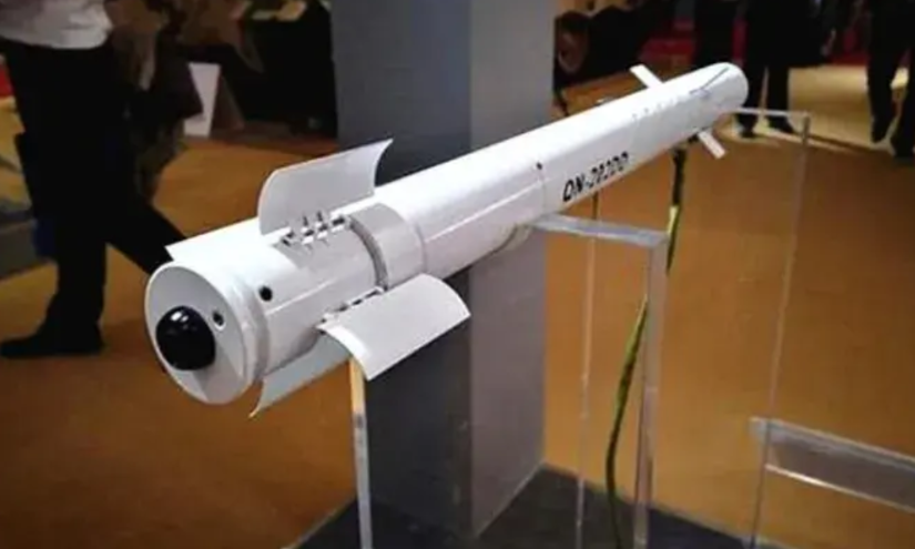 美军最恐惧的噩梦来了！中国“袖箭”导弹惊全球，3万元一发，重量不足4公斤，仅有黄
