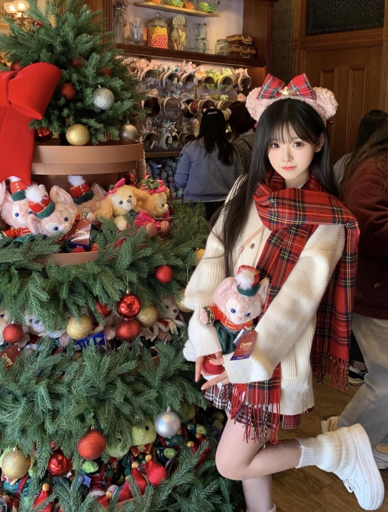 女生们都喜欢被强迫的事，快告诉你的男朋友！1.强势性接吻把他带到一个没人的