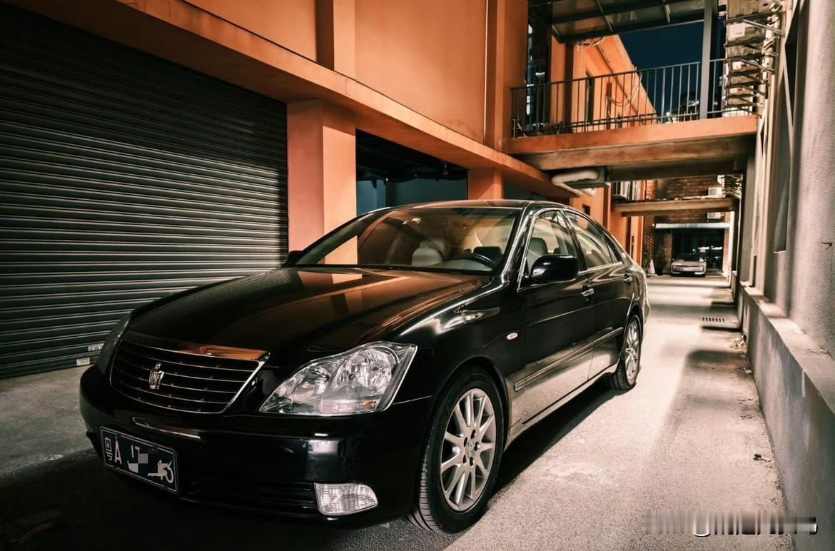 去驿站取快递，刚好隔壁是两个洗车店，就问了一嘴，关于网上某些洗车店拒绝为小米服务