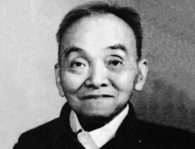 1949年，范纪曼被捕，不久被判处死刑！行刑前一天晚上，他借口肚子疼，要上厕所，