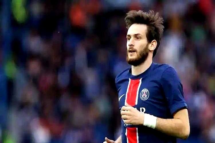 巴黎这套打法，把阿森纳给整不会了。姆巴佩一走，主帅恩里克直接不设大哥了！中场