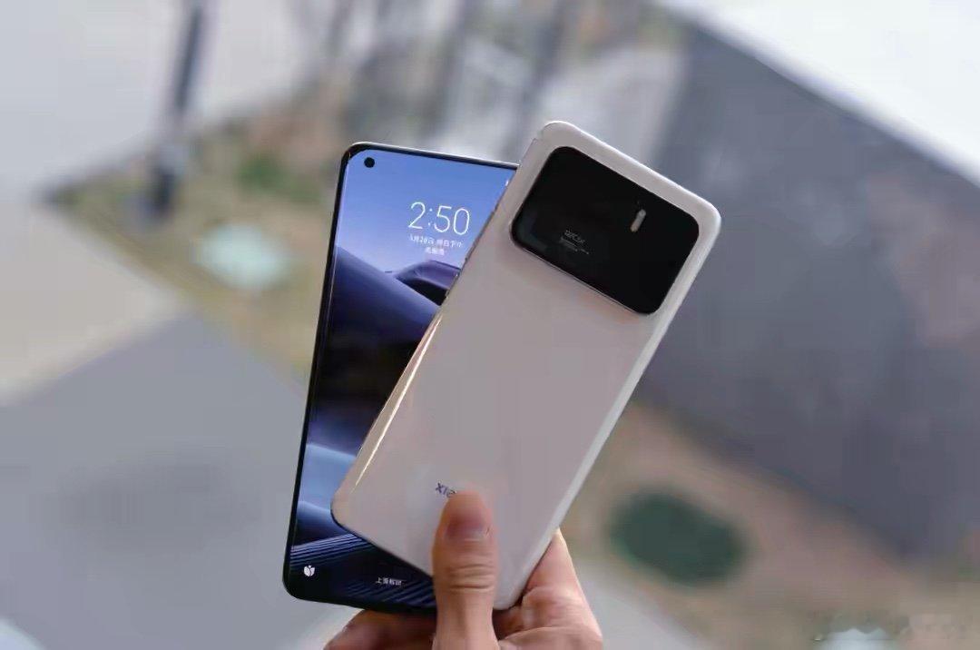小米16Ultra？不是吧，这是超前预热了吗？9月份小米16系列发布，但是应该