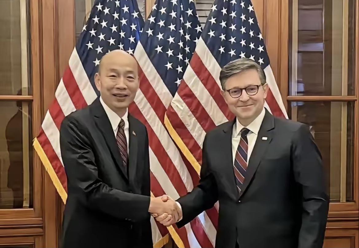 大家也别上火，台湾当局执行与在野的政客们不断作妖，是坏事更是好事：第一，让两岸