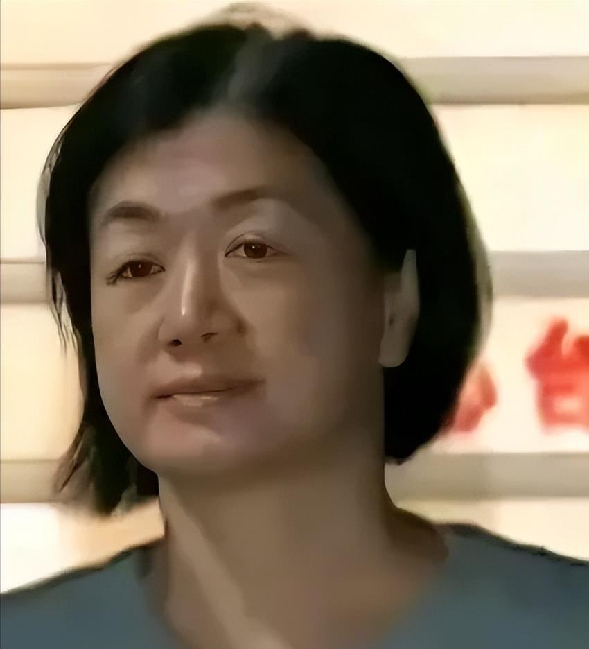 五个名字的女贪官抓回来了！可钱呢？想想就肉疼！2025年7月，给大伙通报个大消