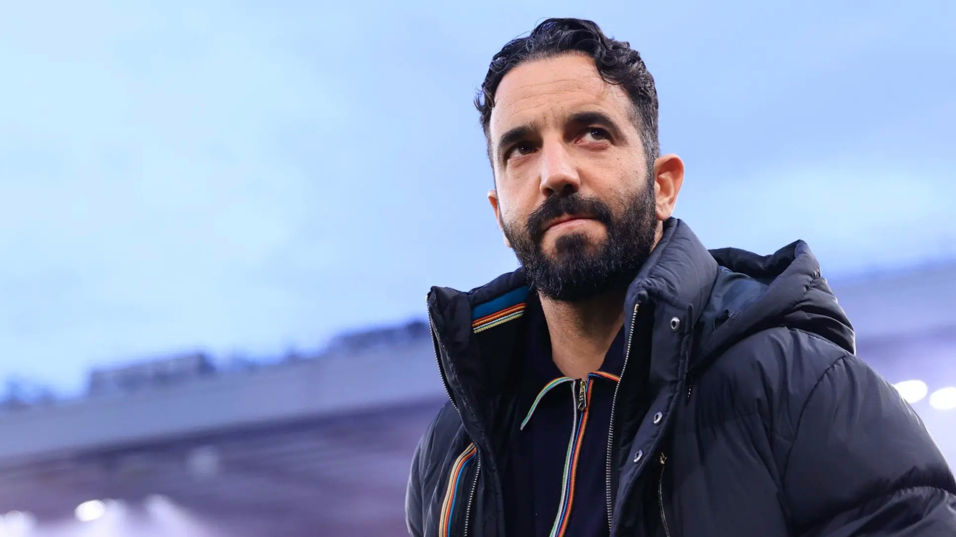 阿莫林飞抵葡萄牙里斯本，他在机场遇到了记者，没有接受采访但表情明显非常高兴。据