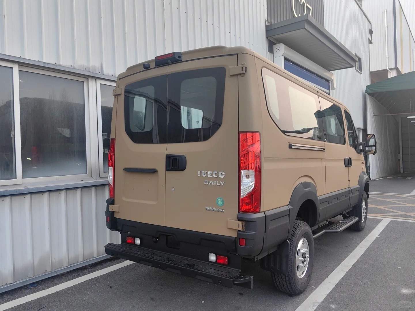 车市观察这几年家用车的价格是越来越低的，但我发现商用车貌似并没有，比如这个四驱