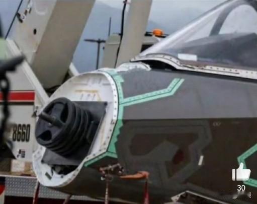 雷达不够杠铃凑，F-35交付没雷达，美国彻底印度化…美最新一批F-35战机没装