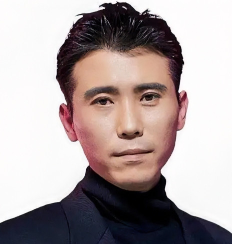 李乃文的一家五口：一、父亲：中医。二、母亲：毕业于中戏的话剧演员。三、哥哥