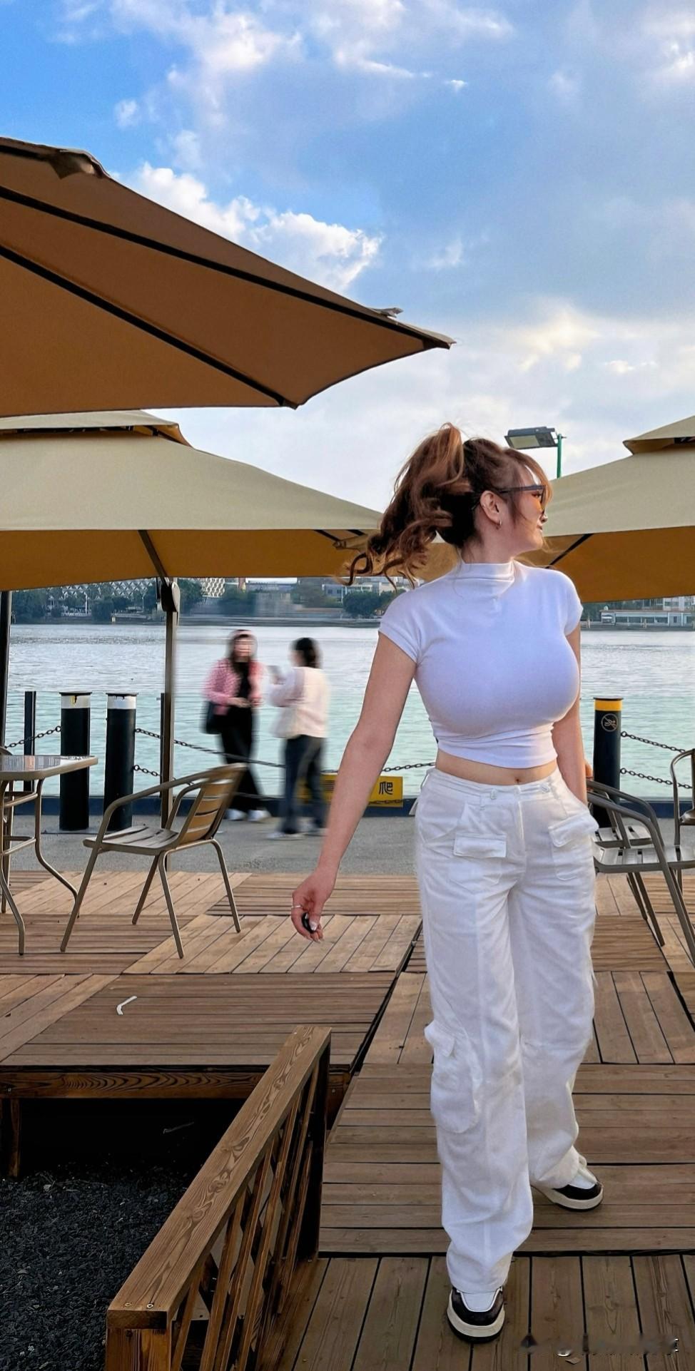 女人味和穿衣打扮有没有关系?什么是有女人味的表现?丽江旅拍哪家婚纱摄影店比较