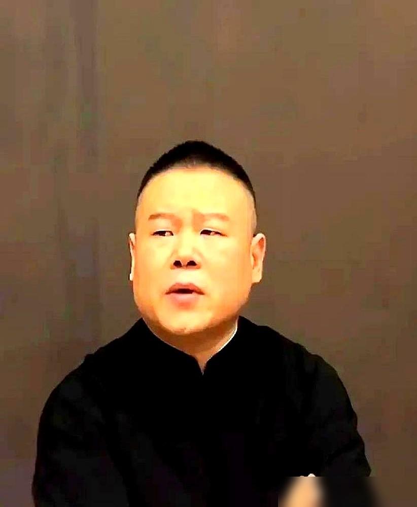 一条航班信息10块钱，一群人尖叫500块，岳云鹏终于把娱乐圈这层皮给扒了。