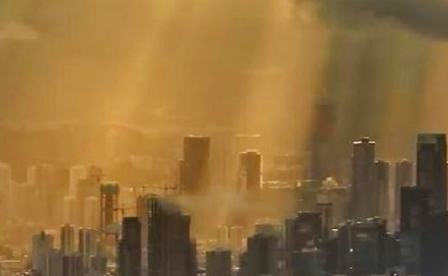 沈阳现万米丁达尔效应