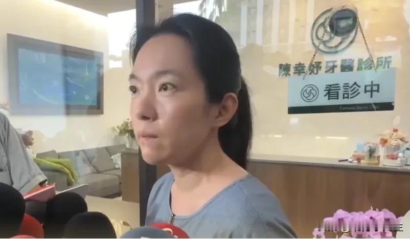 台媒今天采访陈水扁女儿陈幸妤时提问说，赵建铭上个月有回家带儿子吃饭时，儿子有发现