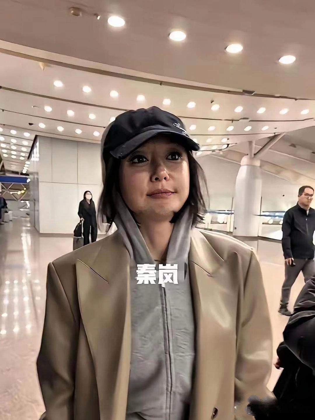 差点没认出来，这是秦岚？发生什么了怎么成这样了？