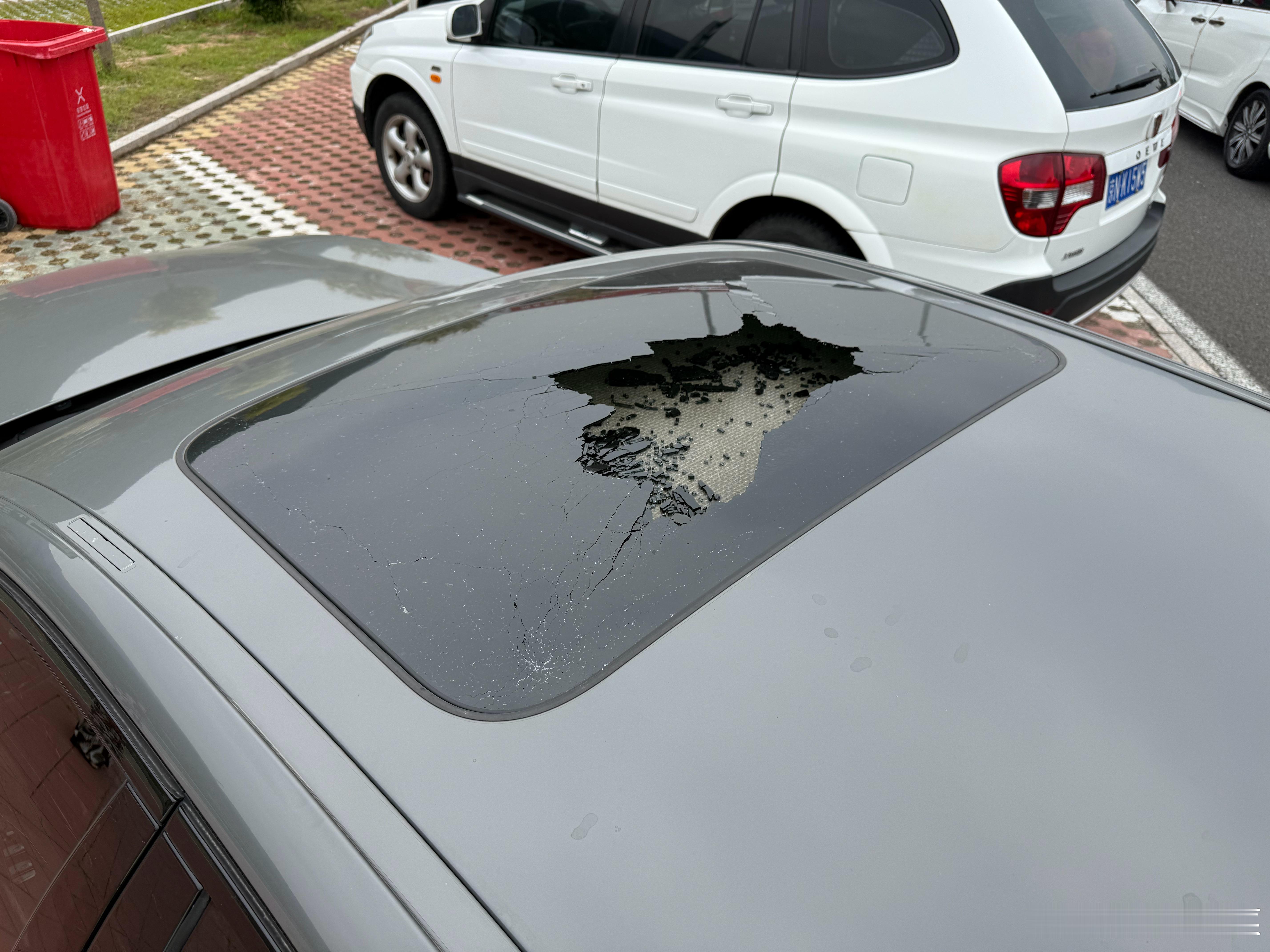 宝马的售后服务真应该提升一下了，修个车，去4s店等待理赔员联系，已经等了一个半