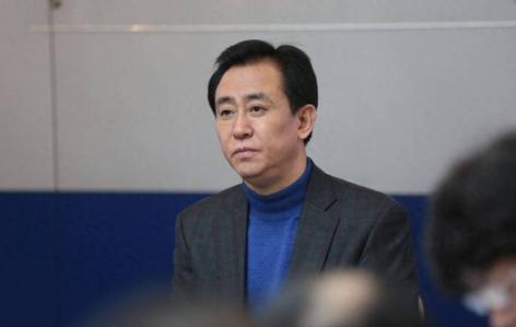 2018年，许家印似乎已经预感到恒大的危机，那年年底，趁着恒大仍处在风光鼎盛之时