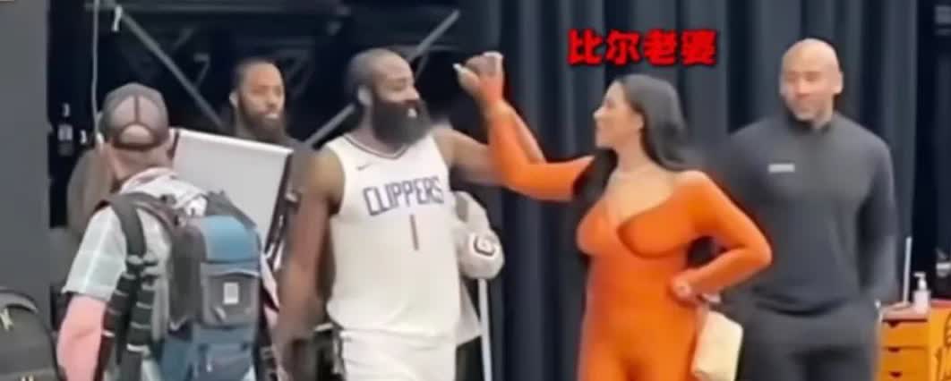 哈登一句话让比尔当场签字！“来快船，我让你当老大。”比尔被太阳骂