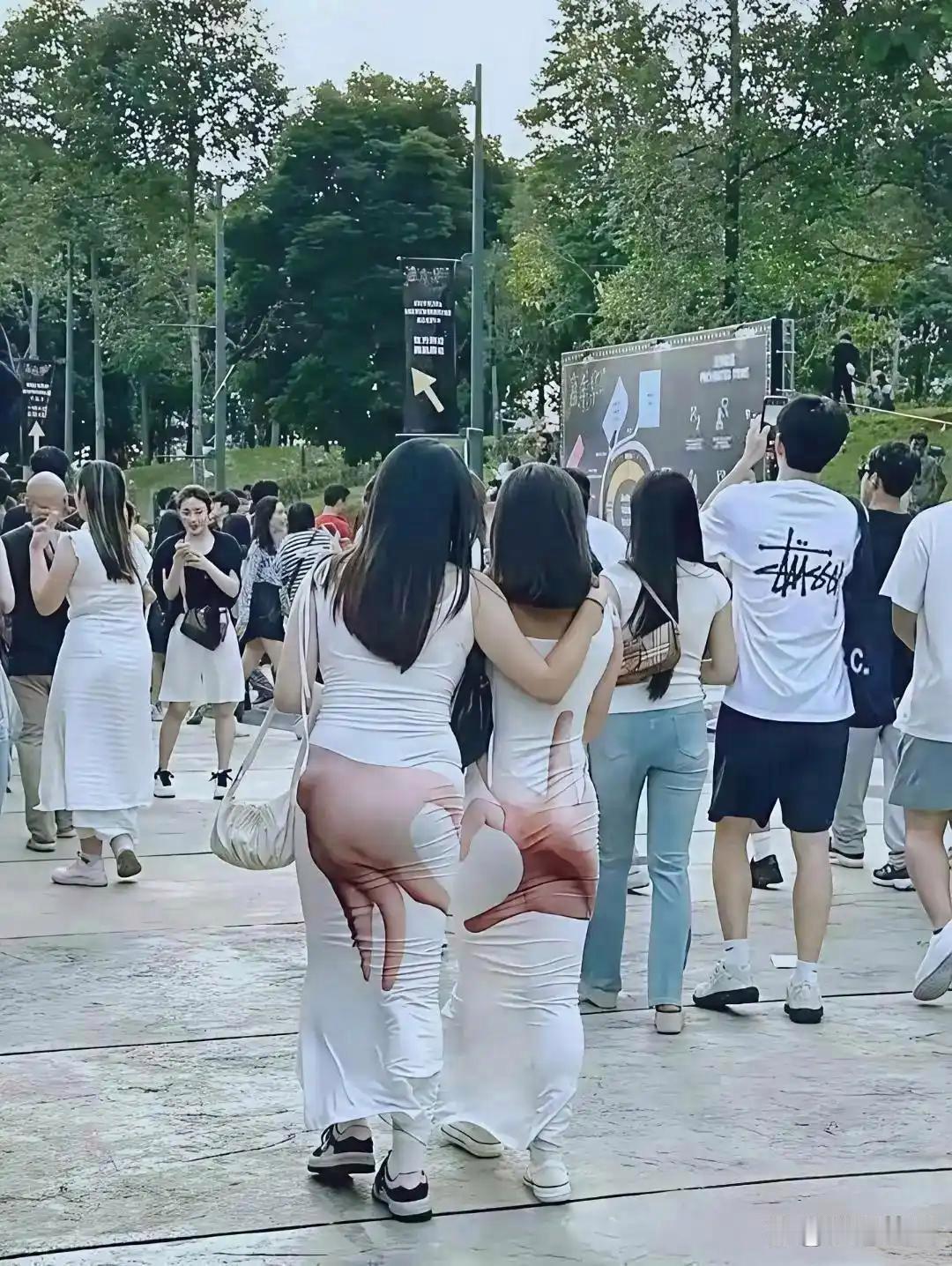 一个敢设计，一个敢卖，一个敢穿