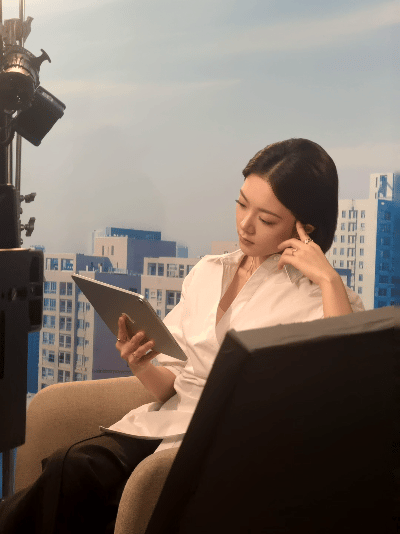 人怎么可以争气成这样赵今麦这live直出状态也太能打了吧！没有刻意的浓妆，就是