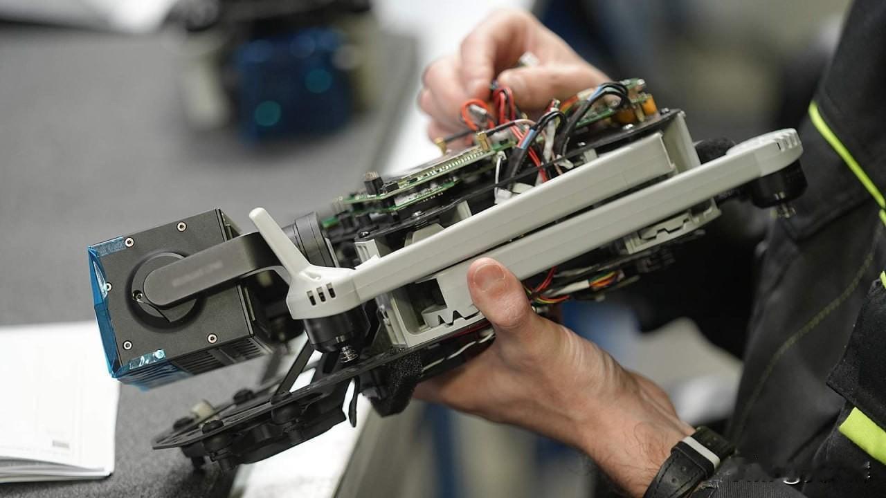 【俄罗斯借助人工智能研发制造国产无人机零部件】俄罗斯正在开发一套人工智能系