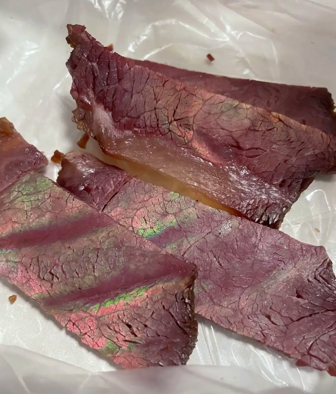 刚买的牛肉，切开怎么是这样的？还能吃吗