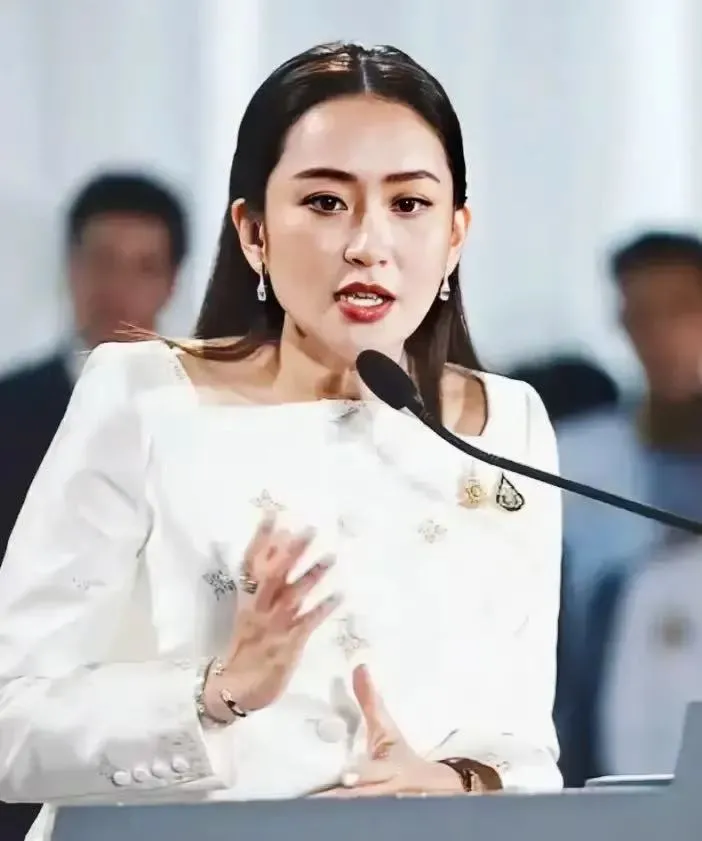 泰国最新传出的消息显示，前总理佩通坦希望法院再给予15天时间，理由是案件过于复杂