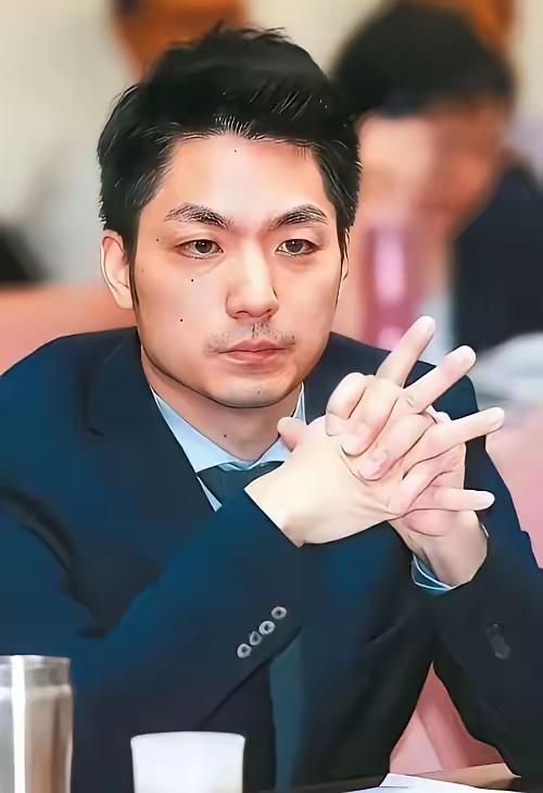 蒋友松喊话迁葬两蒋：半世纪悬棺，何时叶落归根？蒋家最近又出了大动静，第四代