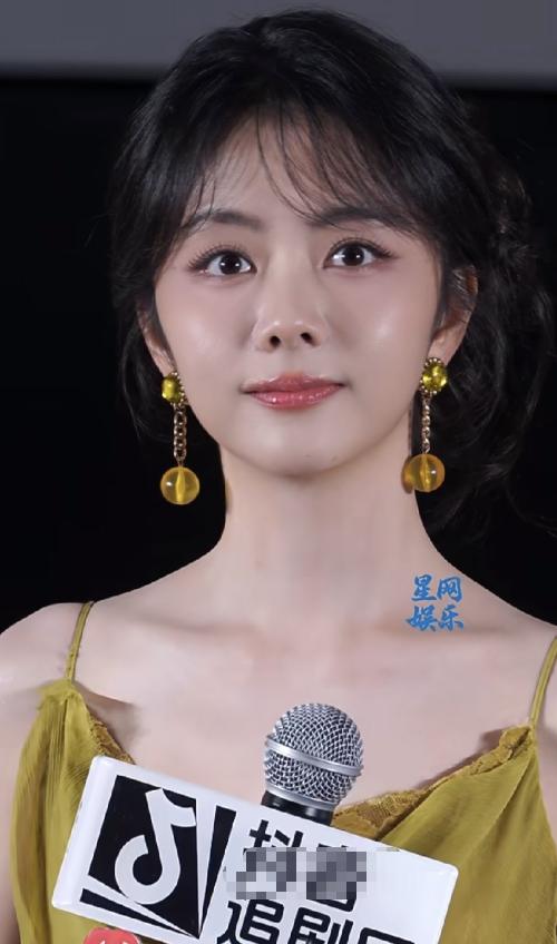 我可以接受谭松韵没结婚，也可以接受她已经36岁了，但是我不能接受，36岁的谭